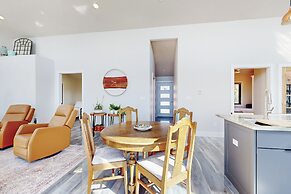 Mountain Retreat w/ Panoramic Views, Fire Pit