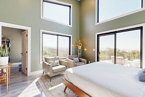 Mountain Retreat w/ Panoramic Views, Fire Pit