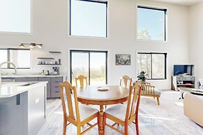 Mountain Retreat w/ Panoramic Views, Fire Pit