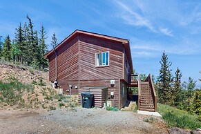 3 BR Cabin w/ Hot Tub, Large Deck & Wifi