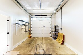 'downtown Delight' w/ Patio! 1 Mi to Ball State
