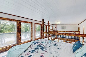 River-view Home w/ Fire Pit & Grill!