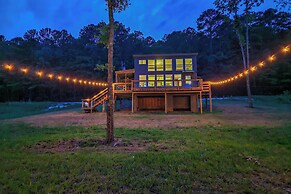 River-view Home w/ Fire Pit & Grill!