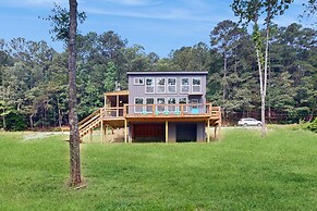River-view Home w/ Fire Pit & Grill!