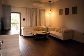 Narwar Lakefront Resort