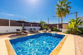Villa Rea in Adelianos Kampos