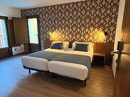 León Center Rooms