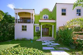 Serenity Villa - 4bd by Zenbreak