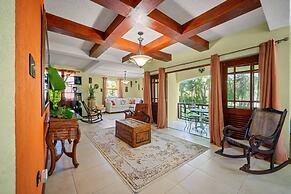 Serenity Villa - 4bd by Zenbreak