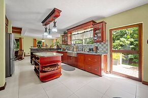 Serenity Villa - 4bd by Zenbreak