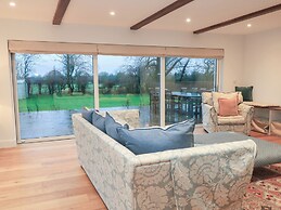 Peewit Coach House