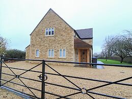 Peewit Coach House