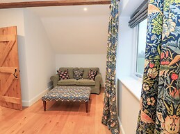 Peewit Coach House