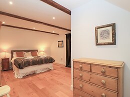 Peewit Coach House