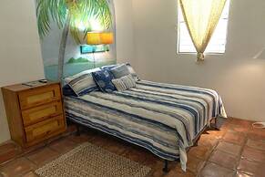 Trade Winds Restaurant & Guesthouse