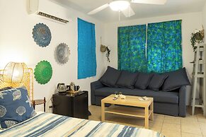 Trade Winds Restaurant & Guesthouse