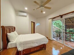 Arenika Beach House