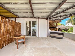 Arenika Beach House