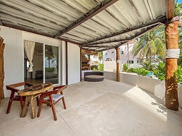 Arenika Beach House