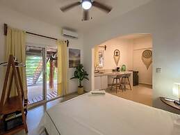 Arenika Beach House