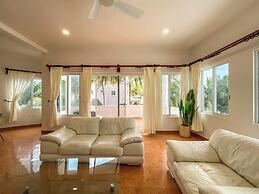 Arenika Beach House