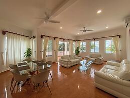 Arenika Beach House