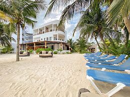Arenika Beach House