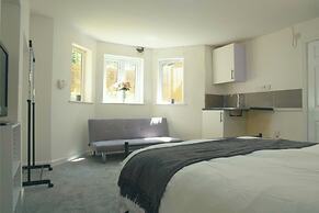 Modern 1 Bed Studio