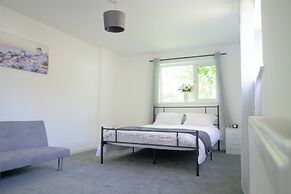 Modern 1 Bed Studio