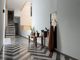 Joy Apt with rooftop and panoramic views