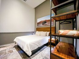 Joy Apt with rooftop and panoramic views