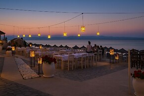 Gloria Luxury Suites