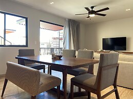 Private Terrace & Jacuzzi in Aldea Zama