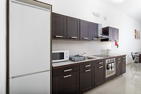 Modern 2 BR Apartment with AC - Near Sea