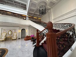 Madison Crown Hotel