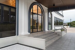 Finn Hotel