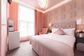 Harbour Hub Hotel