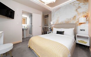 Harbour Hub Hotel