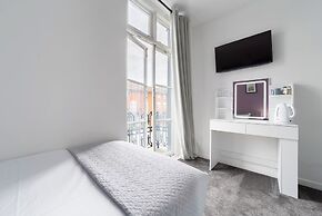 Harbour Hub Hotel