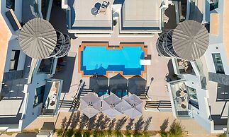 Pnoe Beachside Living