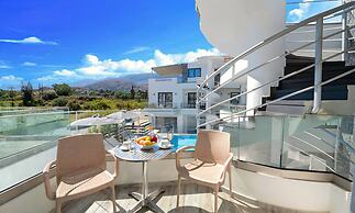 Pnoe Beachside Living