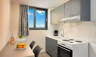 Pnoe Beachside Living