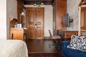 The Yard Hotel