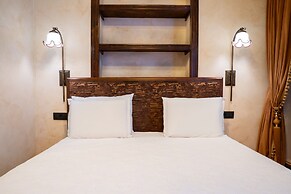 The Yard Hotel