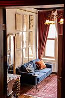 The Yard Hotel