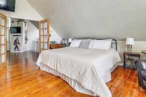 Explore Caves & Coast! Family-friendly Oregon Stay