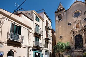 BM SUITES CEFALU'