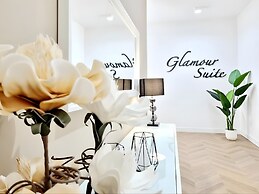 Glamour Suite by Accomodo