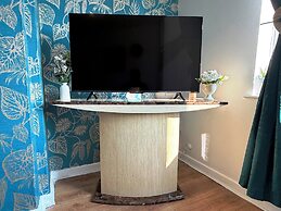 3 Bedroom House Near Arena