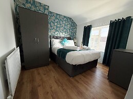 3 Bedroom House Near Arena
